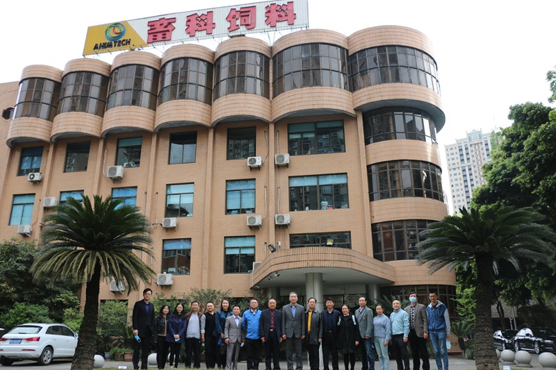 news03.jpg news03.jpg